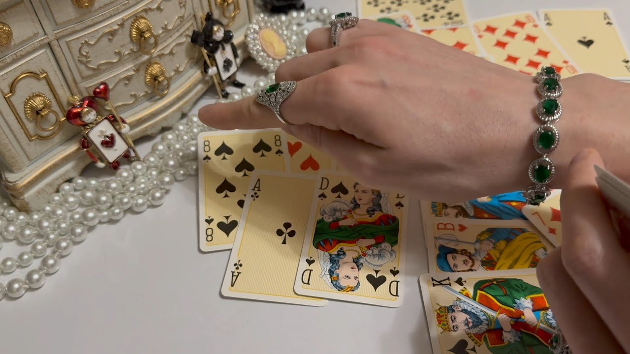 КРЕСТОВЫЙ КОРОЛЬ В ЭТУ МИНУТУ! ГАДАНИЕ НА ЦЫГАНСКИХ КАРТАХ! В ПОЛНОМ ОДИНОЧЕСТВЕ С РАЗБИТЫМ СЕРДЦЕМ!