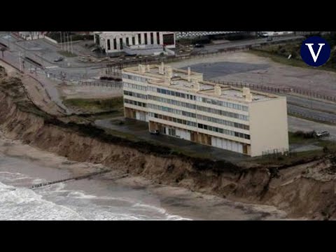 El edificio de la costa francesa que está a punto de ser engullido por el mar