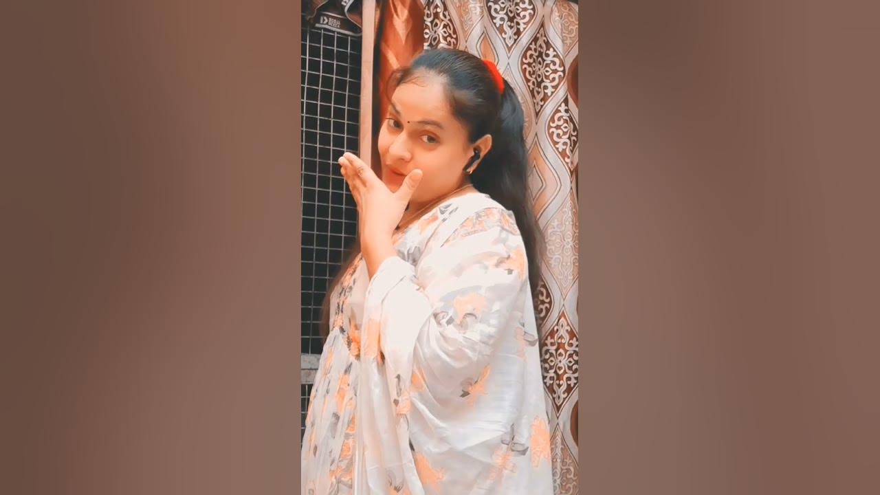 जुल्फों को गिरा के🤗💕 #love #couple #youtubeshorts #90shindisongs #youtubeshort #youtub