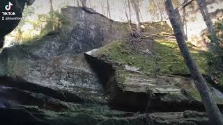 WHISPERING FALLS. HOCKING HILLS STATE PARK FOREST. LOGAN, OHIO.