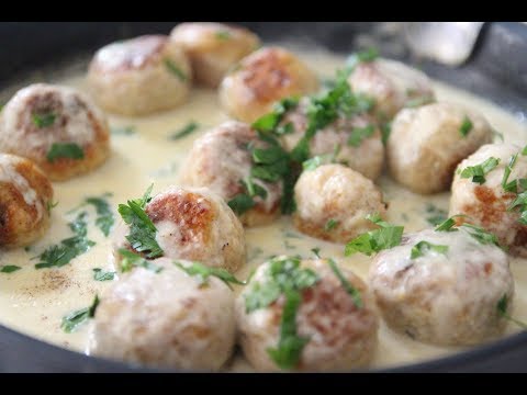 Vidéo: Comment Faire Des Boulettes De Poulet Dans Une Sauce Au Fromage à La Crème