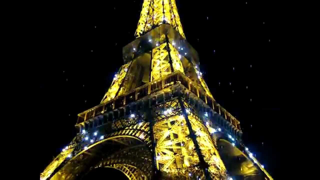 Luci Di Natale Sulla Torre Eiffel Youtube