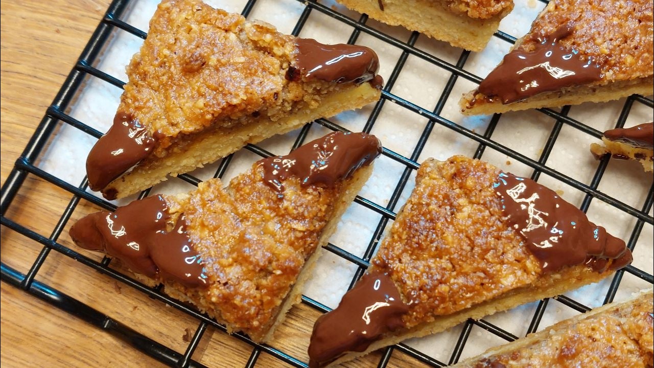 Nussecken , kleine / Small nut corners