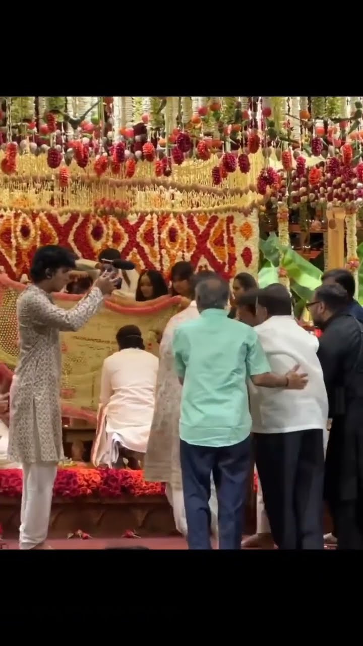 Sobhita Dhulipala's entry at her wedding will definitely MELT your heart ?? #sobhita #nagachaitanya