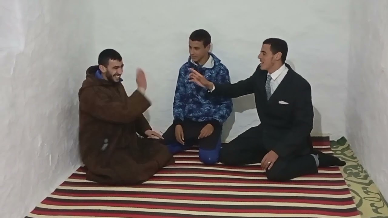 شوفو معيا محمد الغناي جاوي خطبوا من عندو الموت ديال الضحك شوفو معيا هههههههههههه 😅😅🤣🤣