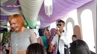 DUA LALAKI// NINA MINCREUNK LIVE LEMBANG YG JOGED MAKIN BANYAK YG NYAWER ,?HEBOH GAK NNTON PENASARAN