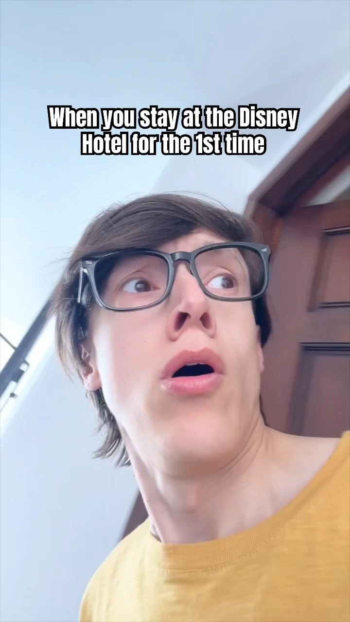 The Disney Hotel Experience #TheManniiShow.com/series
