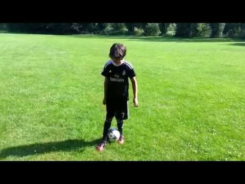 Ronaldo Rainbow Flick Football Tutorial