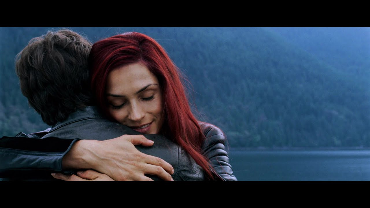 X-M In RRC3TLSLA Scott Summers (LA) Hug Jean Grey Summers (LA)