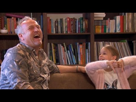"Ik zeg gewoon dat mama mijn oudere zus is" - HOTTER THAN MY DAUGHTER