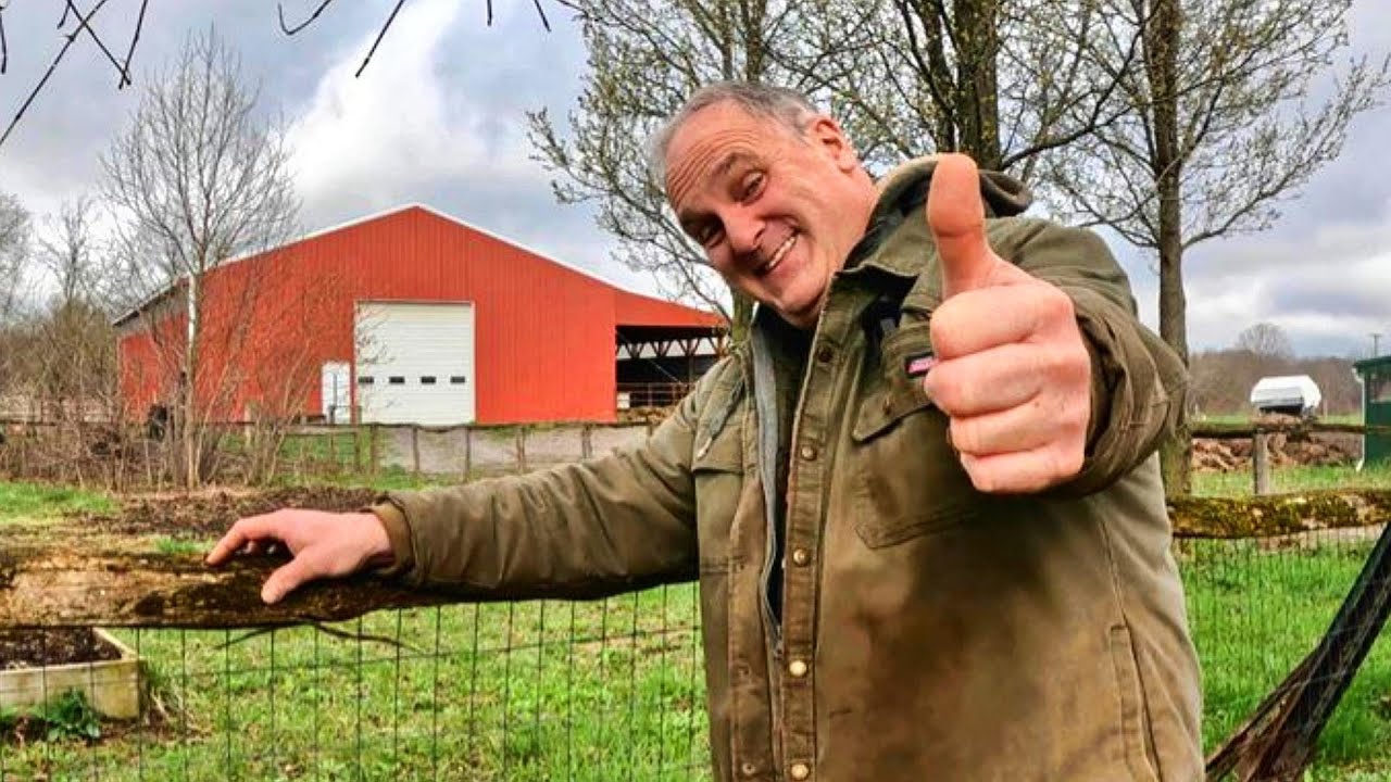 Новые поступления, садовые работы и плохие шутки