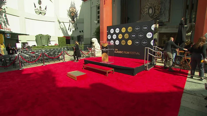 Fonda celebrates Tomlin at handprint ceremony