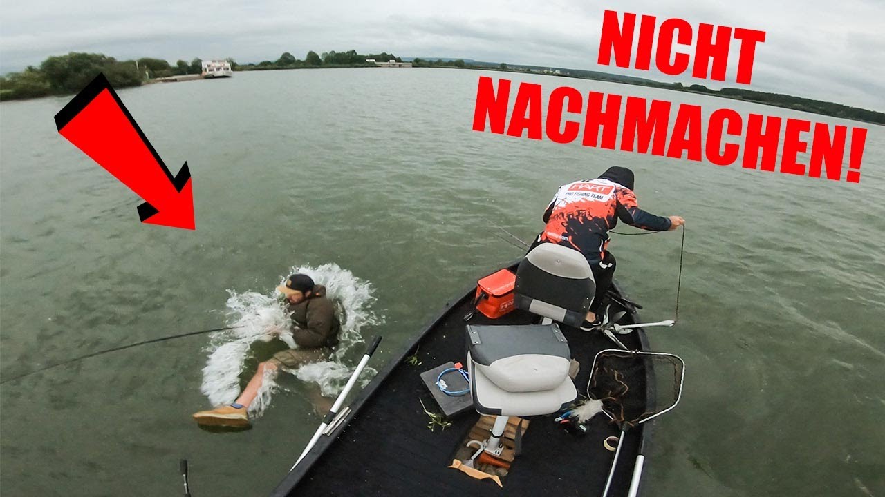 Ein Goldfisch Fällt Ins Wasser Youtube