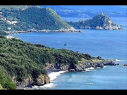 Ho preso questa canzone di mango che descrive un bellissimissimo paese ...Maratea dove io vado in vacanza ...spero che vi piace sia il video che Maratea lasciate qualche commento ok??? ciao Evviva Mango!!! Evviva la Basilicata !!Evviva MARATEA!!!!!!!