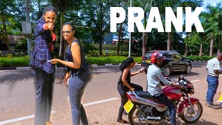 Prank:Birangiye NGWINO akoreye ubugome Lily 😂imodoka irarikoze🔥yuriye moto ariruka kubera umujinya😂