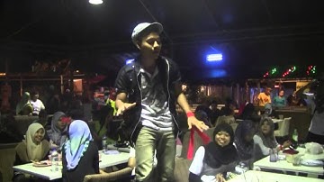 Flash-mob AFC Season 7, UM Village