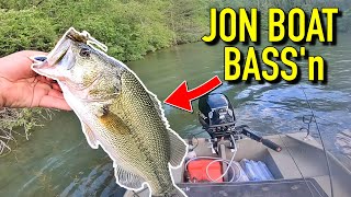 Jon Boats Catch MORE Fish! (Jon Boat Bass Fishing)