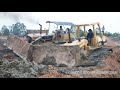 អាប៉ុលជាប់ផុងក្នុងភក់ | Bulldozer stuck in deep mud recovery by Komatsu D60P Dozer