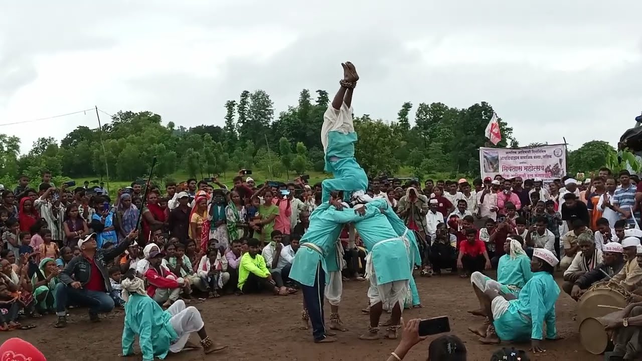 आदिवासी कला प्रदर्शन भिवतास 