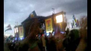 T IN THE PARK 2009; Kings Of Leon - Be Somebody + Taper Jean Girl