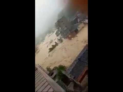 Video: Kragtige oorstromings in China in 2016