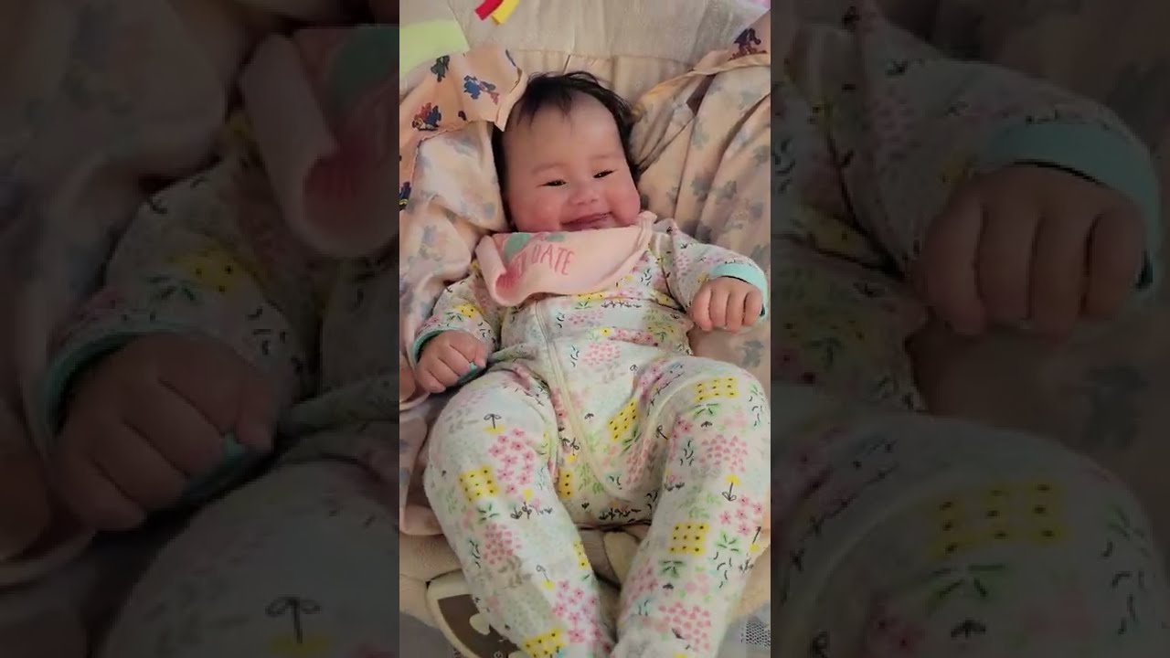 Baby Angie Blowout Explosion - Wait till the end! 五月齡小寶寶拉臭臭放屁屁