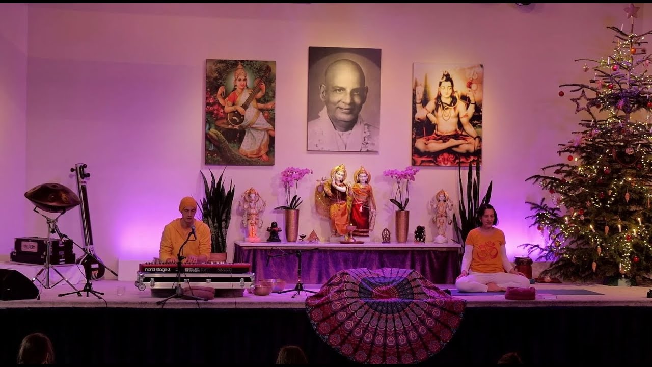 Mantrayogastunde mit Madhuka - Yoga Vidya Live,  31.12.2022, 16:15 Uhr