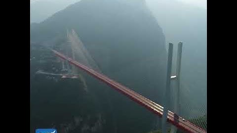 Cầu dây văng dài nhất thế giới ở Trung Quốc