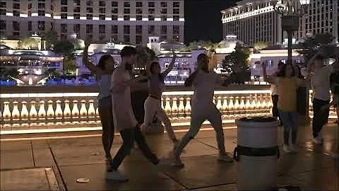 Miranda+Michael'...  Las Vegas Flash Mob Proposal!