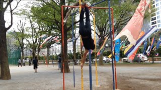 こどもの日　鯉のぼりの隣で人間鯉のぼり２往復してみた　超人技