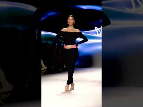 Красивая Модель в Чёрном | Подпишись! #shorts #девушка #модель
