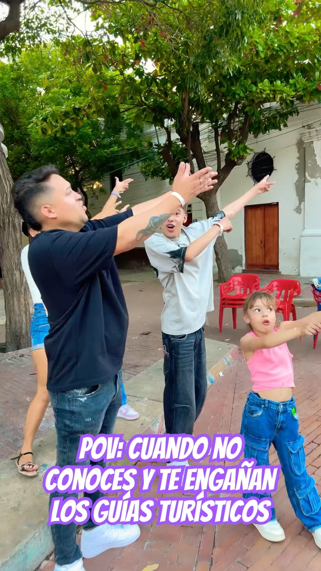 Cuando te engañan LOS GUÍAS TURÍSTICOS #humor #cosasdefamilia #comedia #cosasdecasa