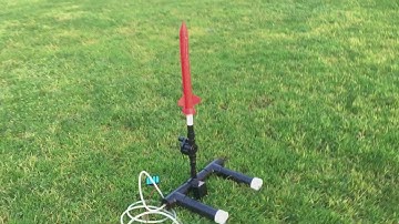 High Pressure, Reusable, 3D Printed Air Rocket. Parachute Deploy. 100psi launch.