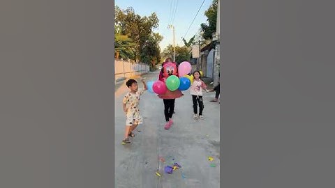 Nổ bóng bay vui hết nấc cùng cả làng!🤣 #short