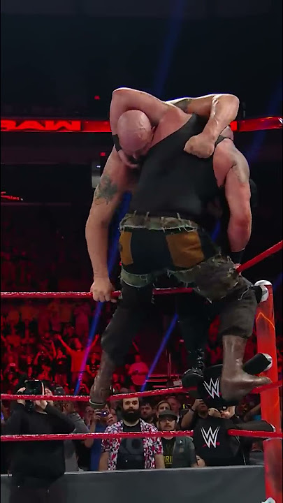 ⏮ That time Braun Strowman broke the ring with a superplex