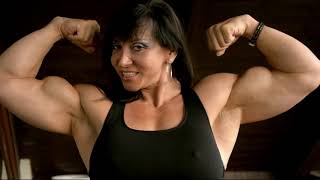 Huge Ripped Female Bodybuilder Jana Linke Posing