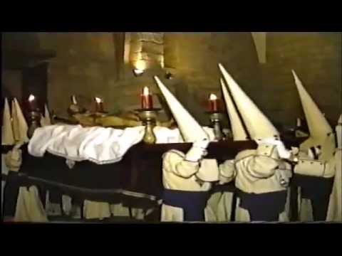 Procesión de la Penitente Hermandad de Jesús Yacente