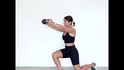 Afundo reverso com elevação frontal