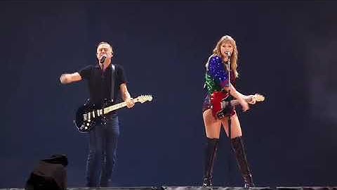 Taylor swift And Bryan singing song at rep tour