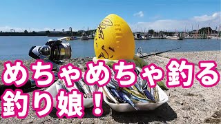 日差しが強くなった釣り場で大型魚がめちゃめちゃ釣れて癖になる娘たち・・・