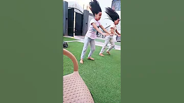 بنات بتشقلب جمباز 