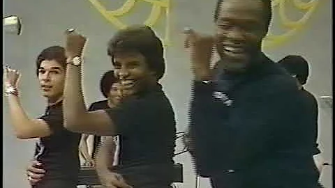 JOHNNY VENTURA - Mi Novia Y Mi Mujer - Canta ROBER...