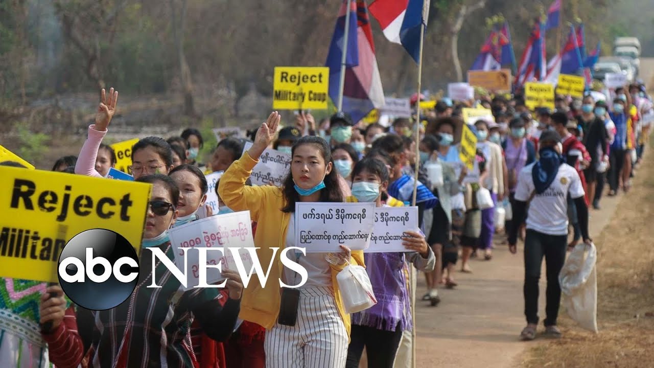 Myanmar march, D.C. cherry blossoms, Honduran migrants: World in Photos, March 31