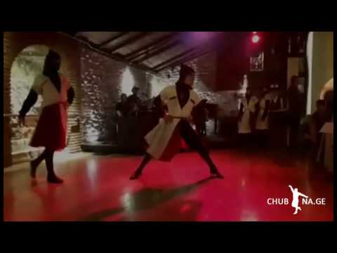 ✔ მსახიობ–მოცეკვავე: ზურაბ ზივზივაძე