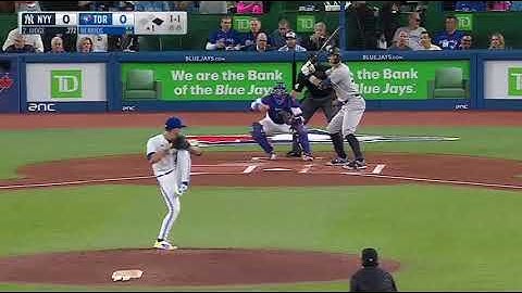 Aaron Judge CRUSHES his 32ND CAREER HOME RUN VS THE BLUE JAYS