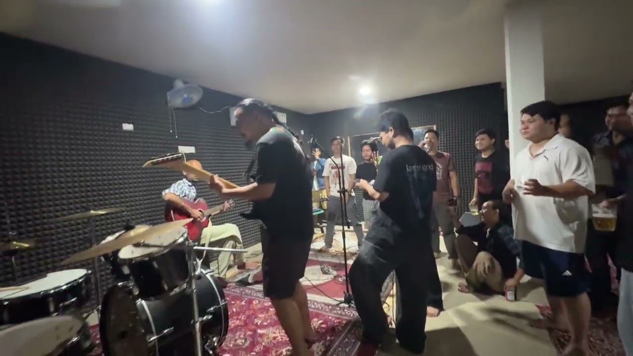 Random Jamming Session