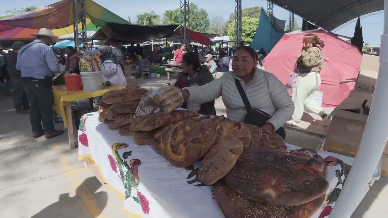 Dia de plaza tradicional en San Juan Mixtepec !!