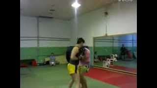 徐晓东被打流鼻血后奋儿击败踢馆者