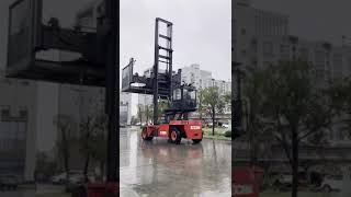 SOCMA empty container handler working