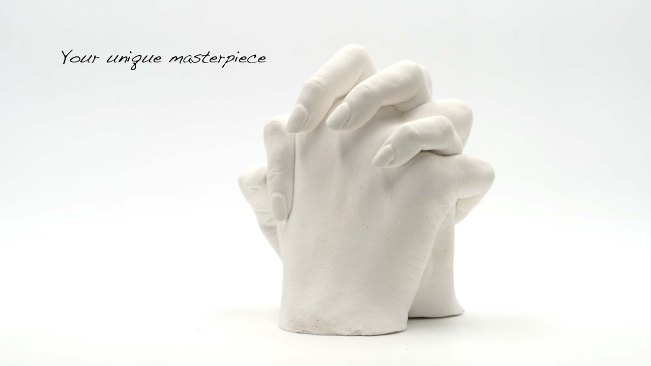 Algaplay Michelangelo Kit per Calco Mani Set completo con alginato, gesso e  caraffa graduata per scultura 3D. Idea regalo per coppie, amici e famiglia.  Prodotto in Italia. (FAMILY KIT 4 MANI) 